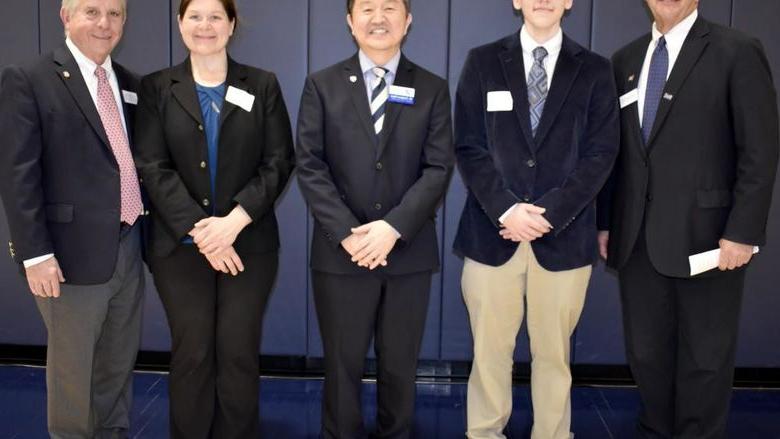 Speakers from the scholarship Luncheon at 365英国上市杜波依斯分校. 从左到右, 戴夫Spigelmyer, 猎人Raffeinner, Jungwoo Ryoo, Andrea Lecuyer and Dan Kohlhepp.